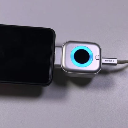 StopCharge™ : l'adaptateur  à intelligence artificielle  qui se désadapte automatiquement  quand votre batterie est pleine.